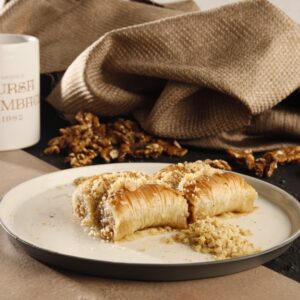 Cevizli Sarı Burma Baklava